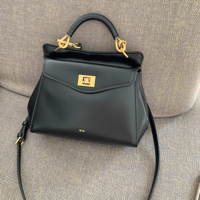 JW PEI Pillow Bag, Lock Bag, S - Luxury Bags That Are Affordable ulasan dan harga
