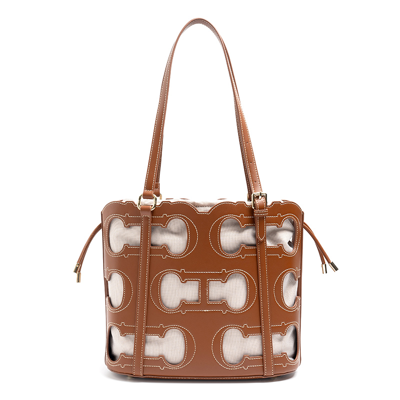 CH Tote Bag Cutout Logo Large  - Luxury Bags Without Logo ulasan dan harga
